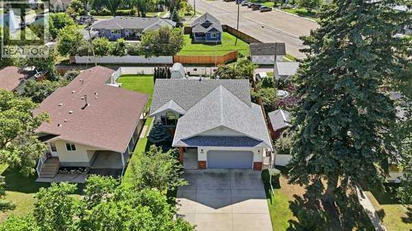 Listing photo – 5217 50 Avenue, Ponoka