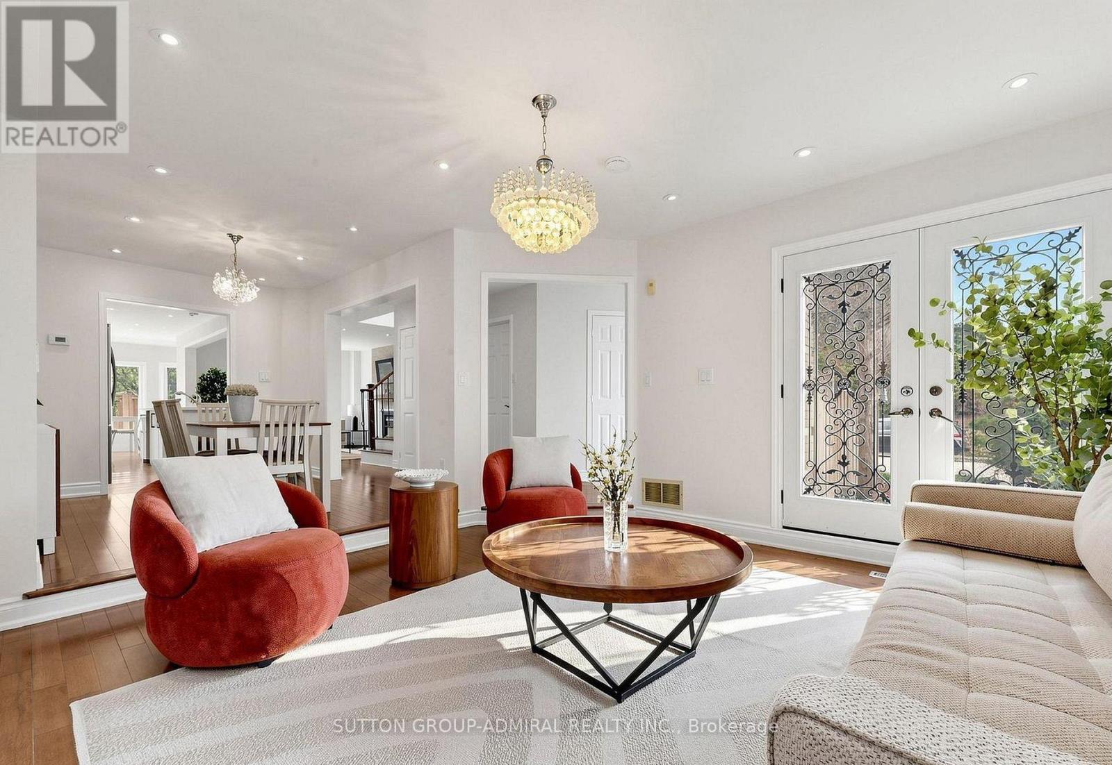 64 LENO MILLS AVENUE, Richmond Hill (Devonsleigh) — photo 2