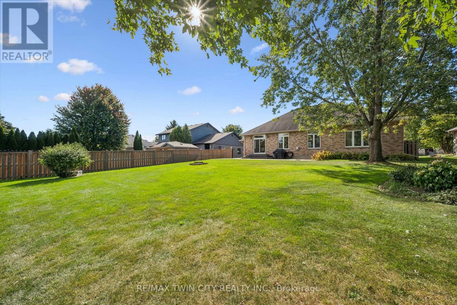 8 CHANCELLOR DRIVE - Image 27