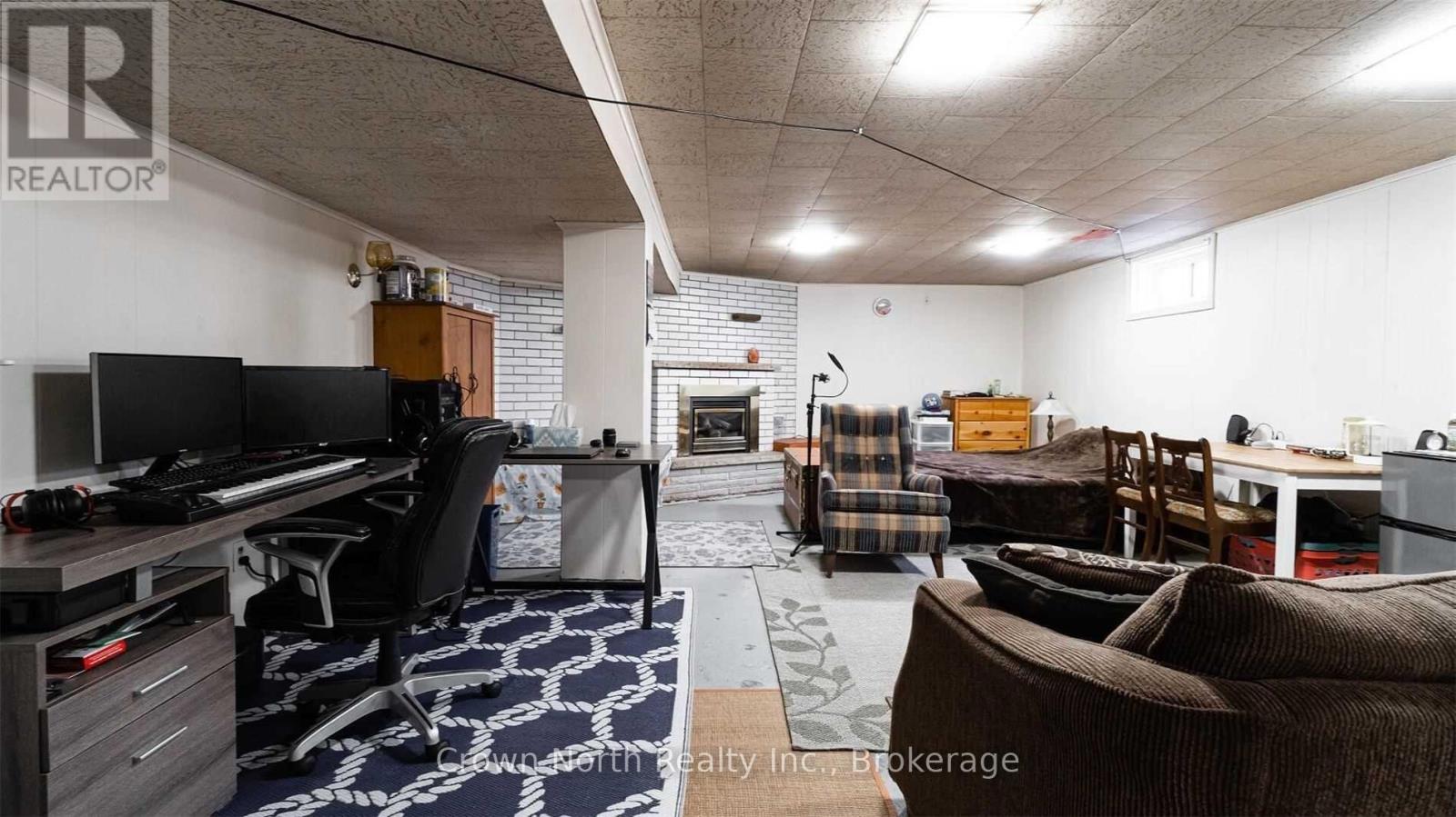 196 BLUCHER STREET - 22