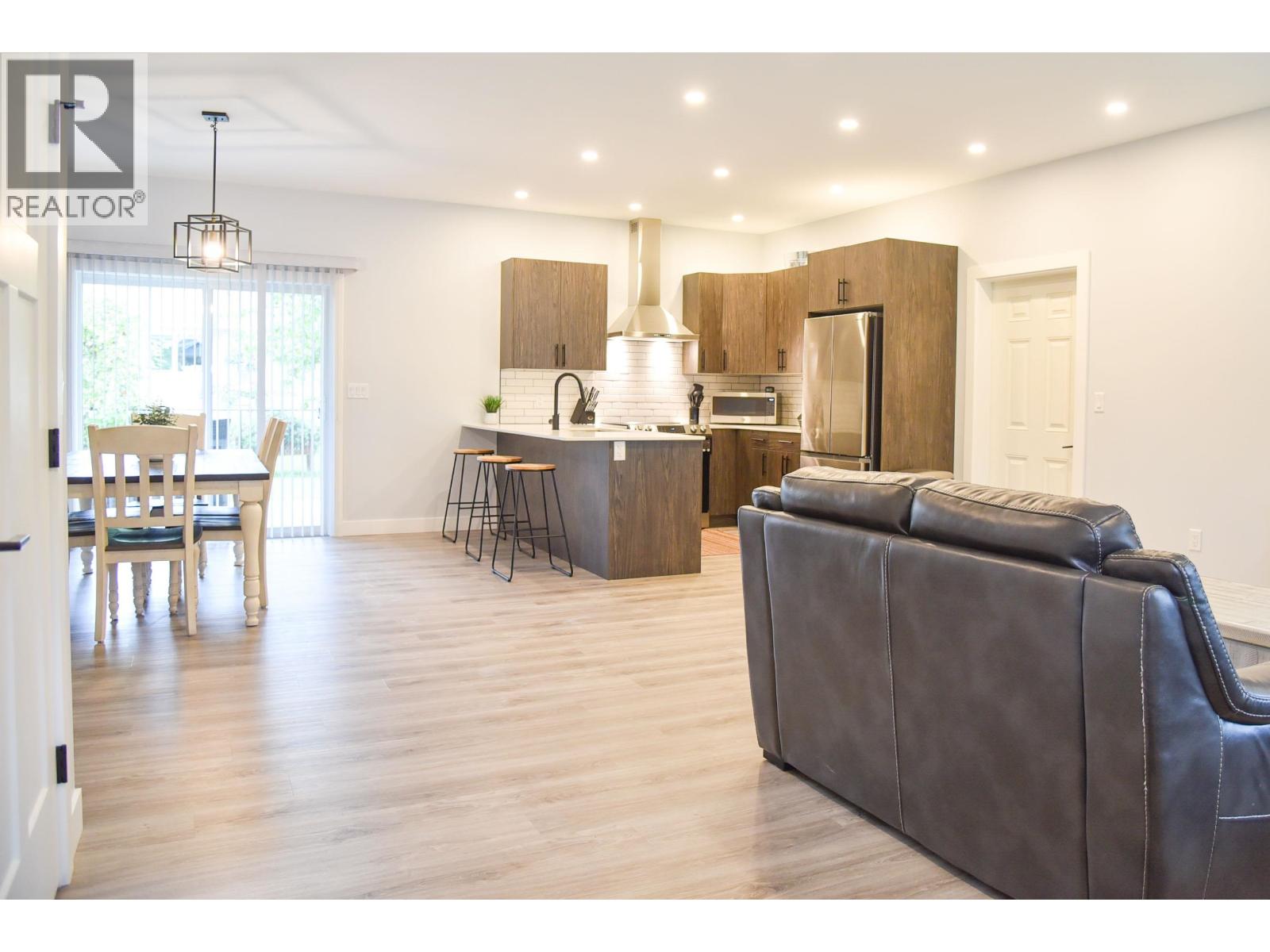 3415 BRUCE STREET - 9