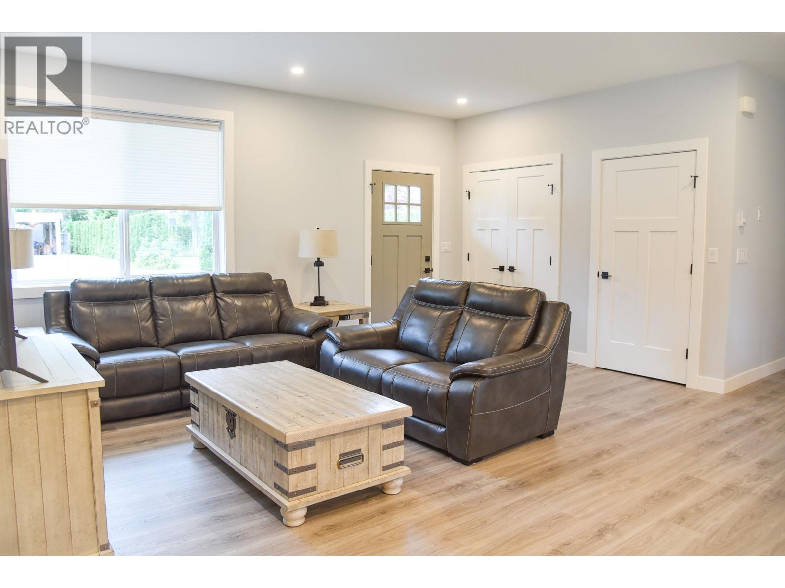 3415 BRUCE STREET - 10