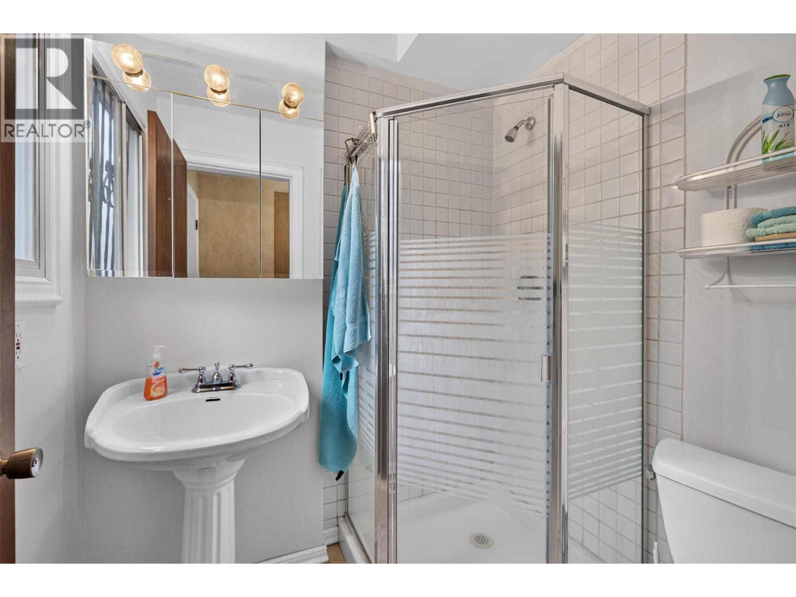 838 McKenzie Road - Image 15