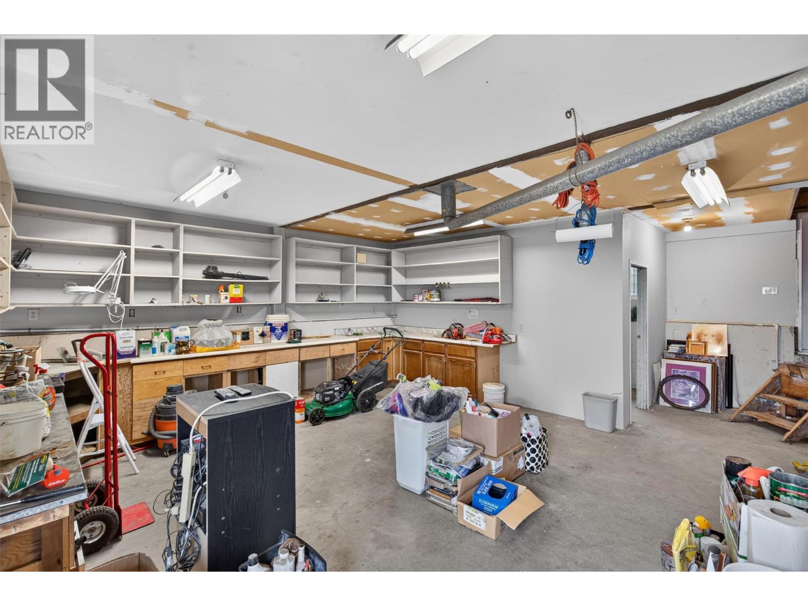 838 McKenzie Road - 35