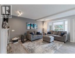 Primary Bedroom - 7 Richelieu Court Sw, Calgary, AB T3E7E9 Photo 6