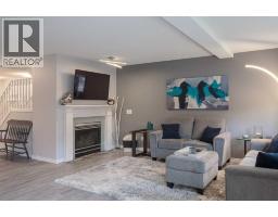 4pc Bathroom - 7 Richelieu Court Sw, Calgary, AB T3E7E9 Photo 9