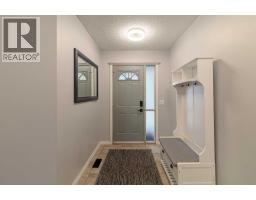 7 Richelieu Court SW - photo 2