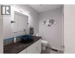 7 Richelieu Court SW - photo 5