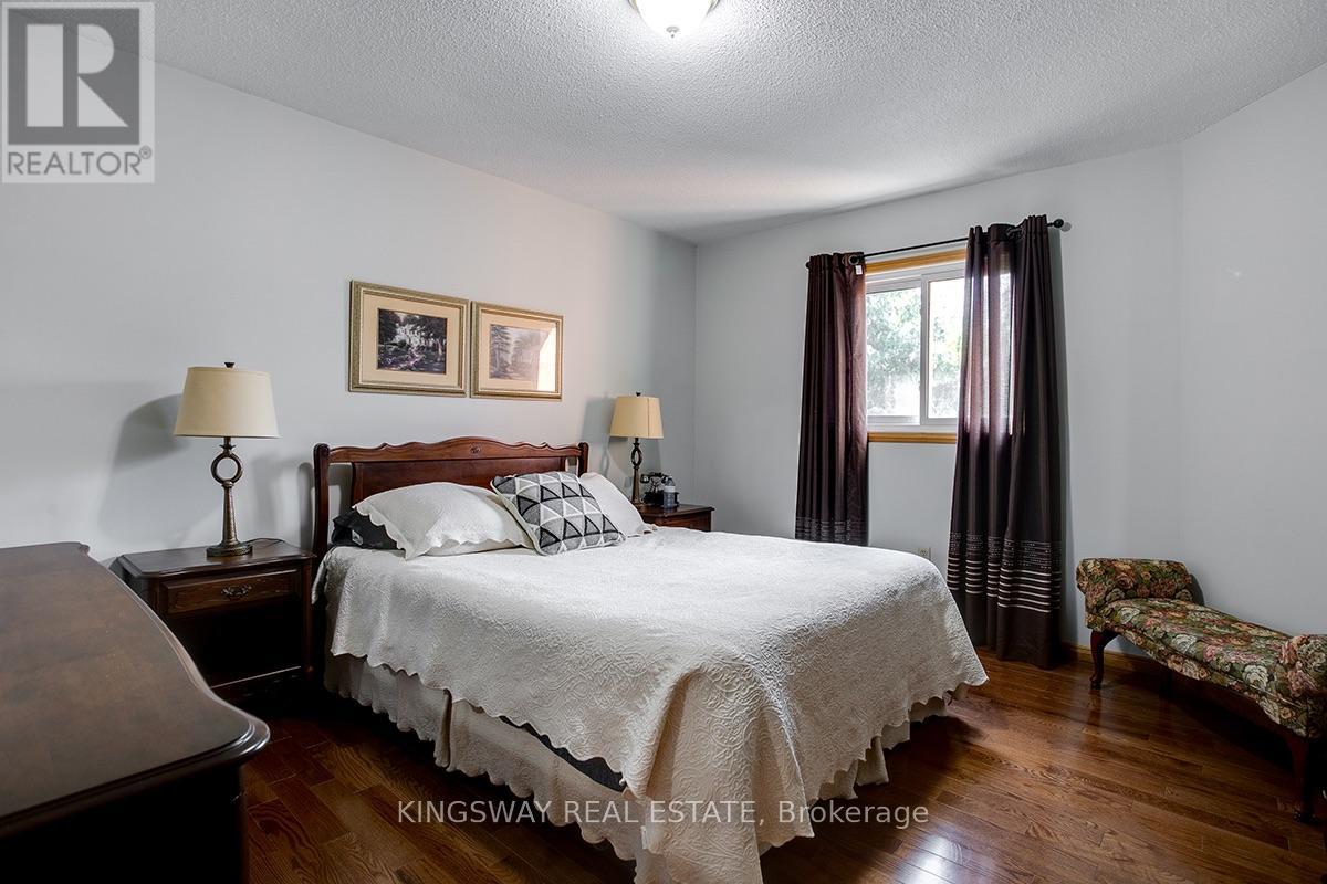 407 GLENASHTON DRIVE - 22