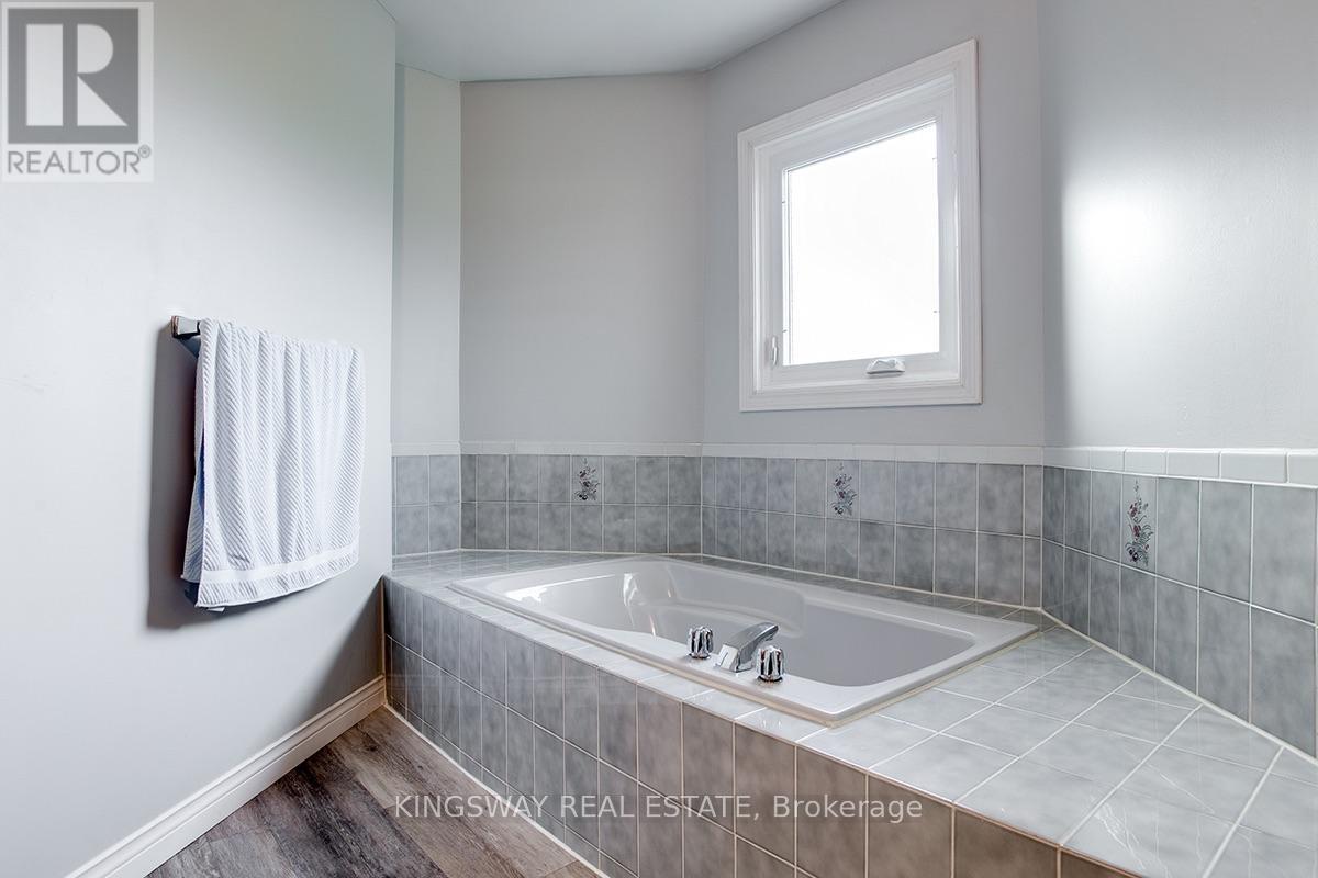 407 GLENASHTON DRIVE - Image 30