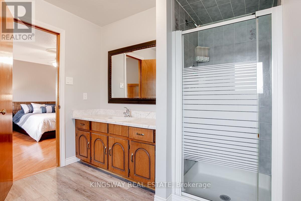 407 GLENASHTON DRIVE - 31