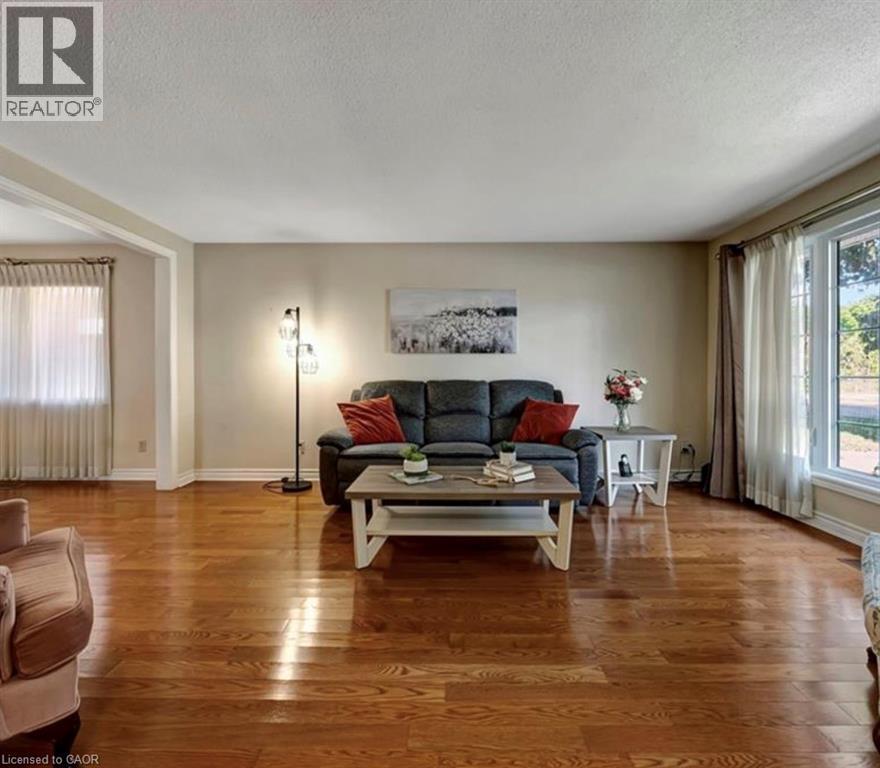 8 LOWELL Street S Unit# Upper, Cambridge — photo 5