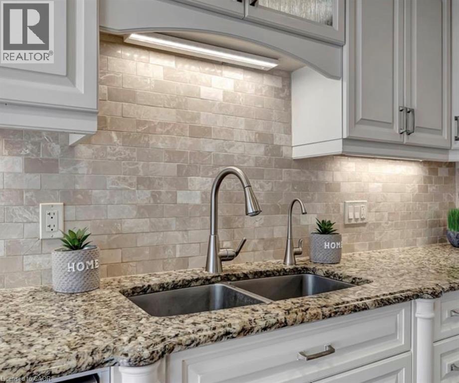 8 LOWELL Street S Unit# Upper, Cambridge — photo 11