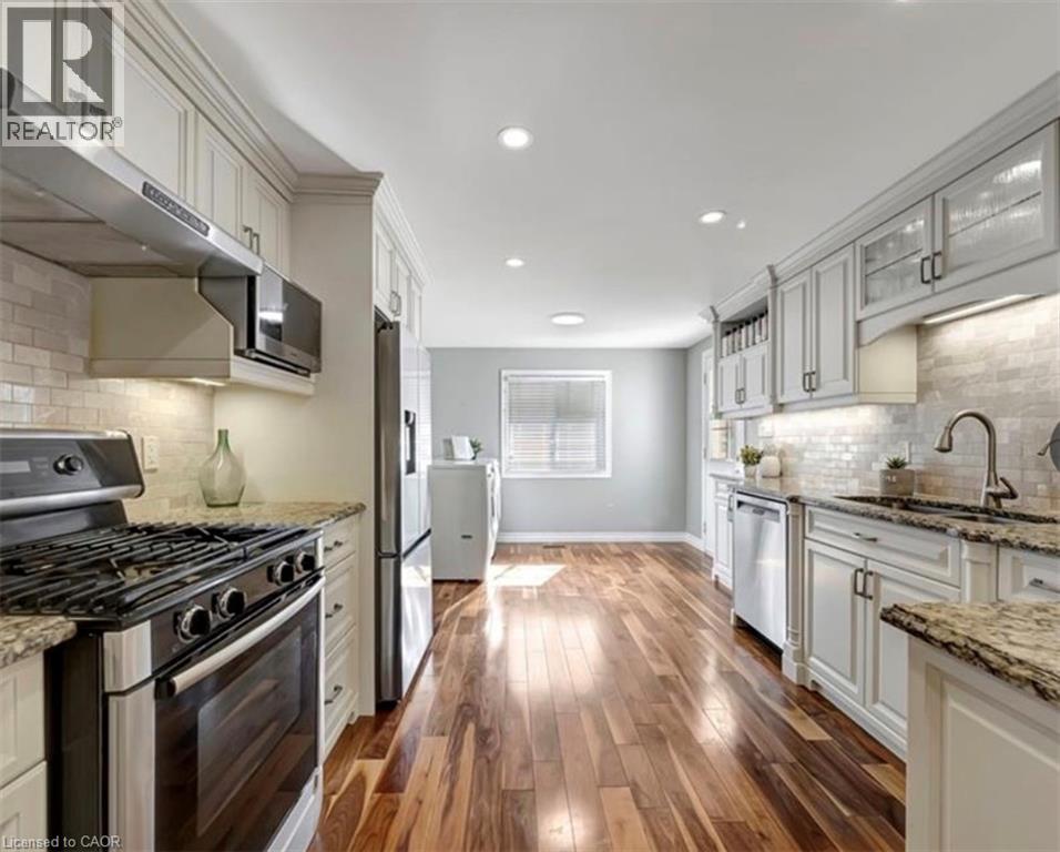 8 LOWELL Street S Unit# Upper, Cambridge — photo 12