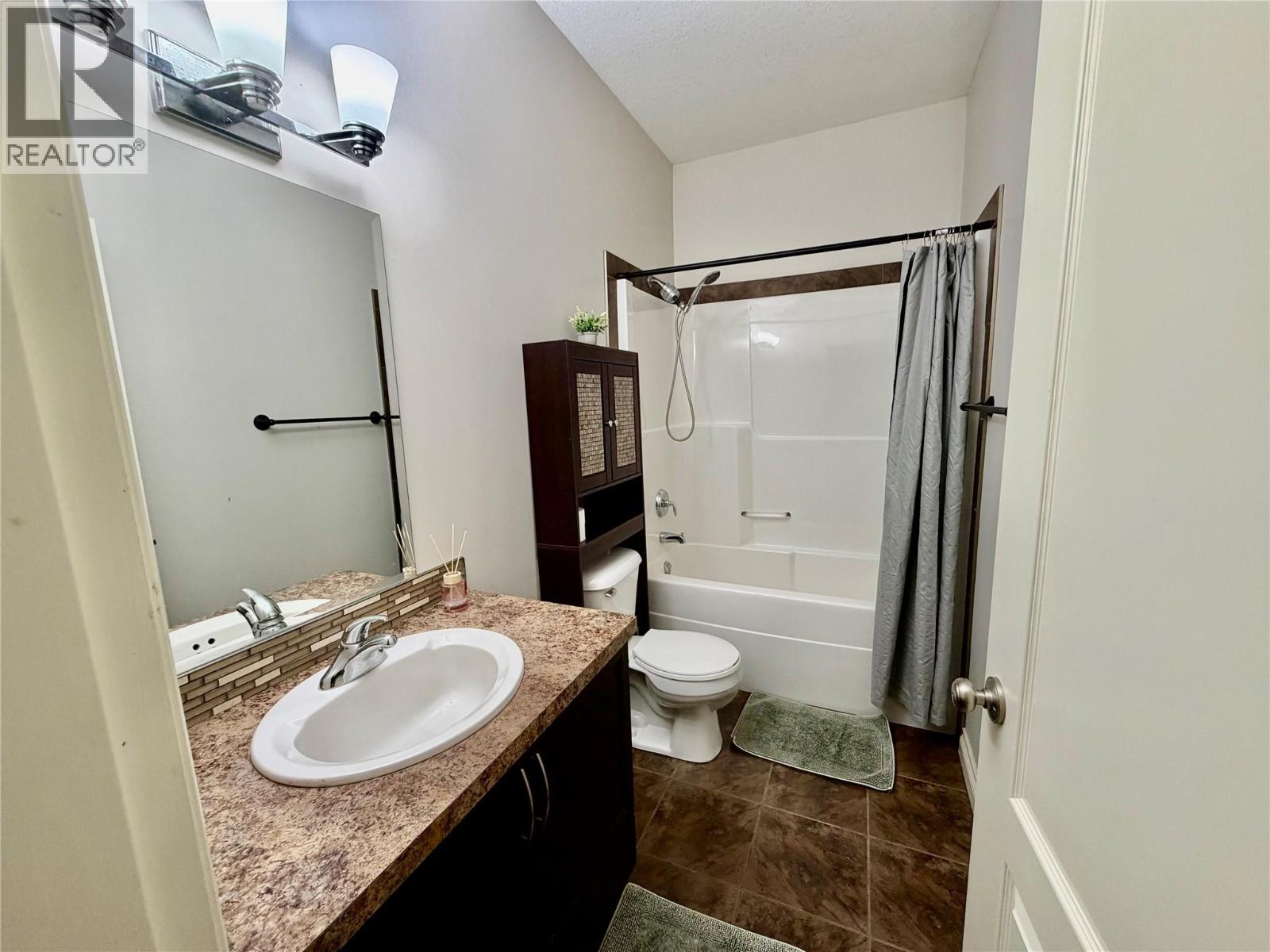 8416 18A Street - Image 21