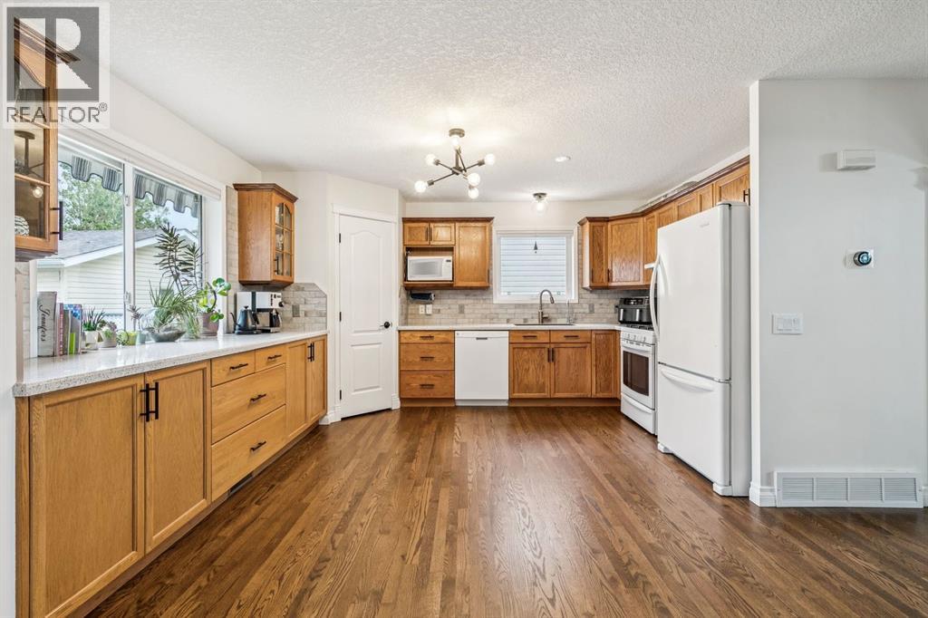 1704 Woodside Boulevard NW - 14