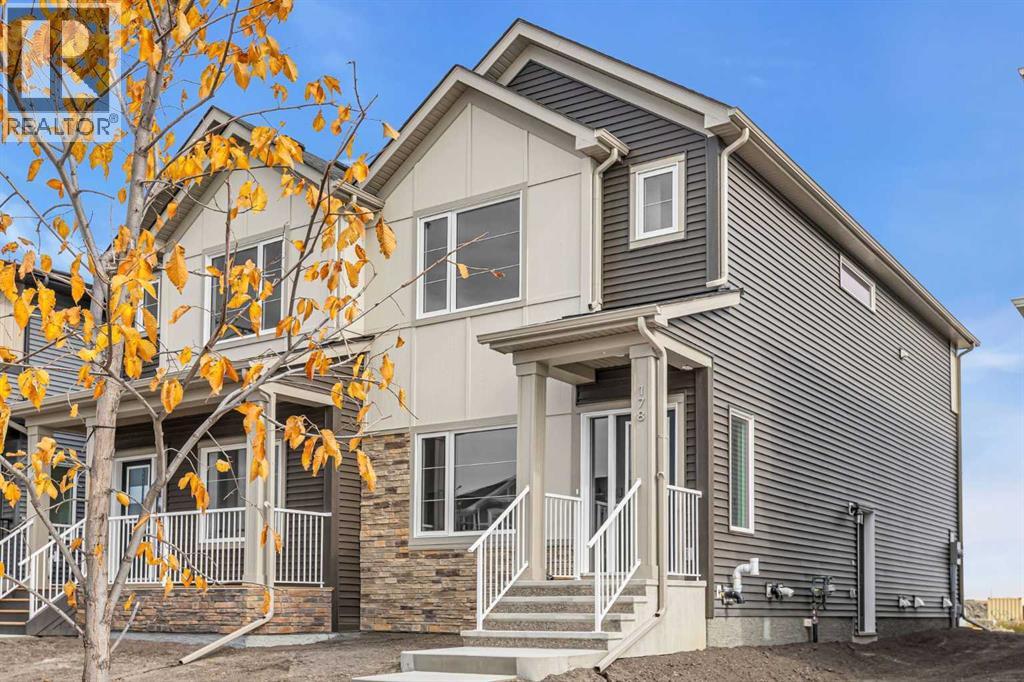 178 Lanark Gate SE - 1