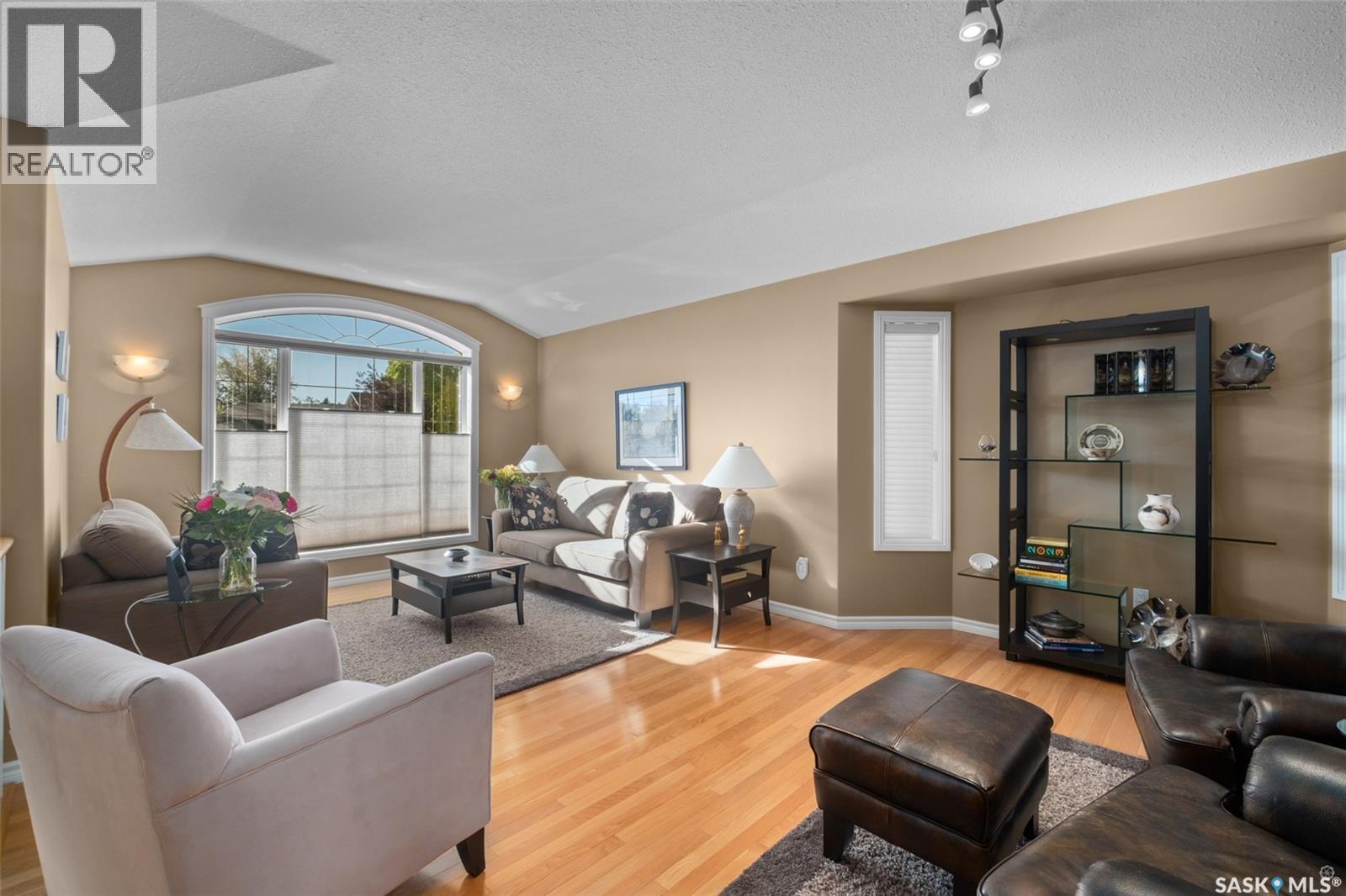 670 Aaron DRIVE - 2