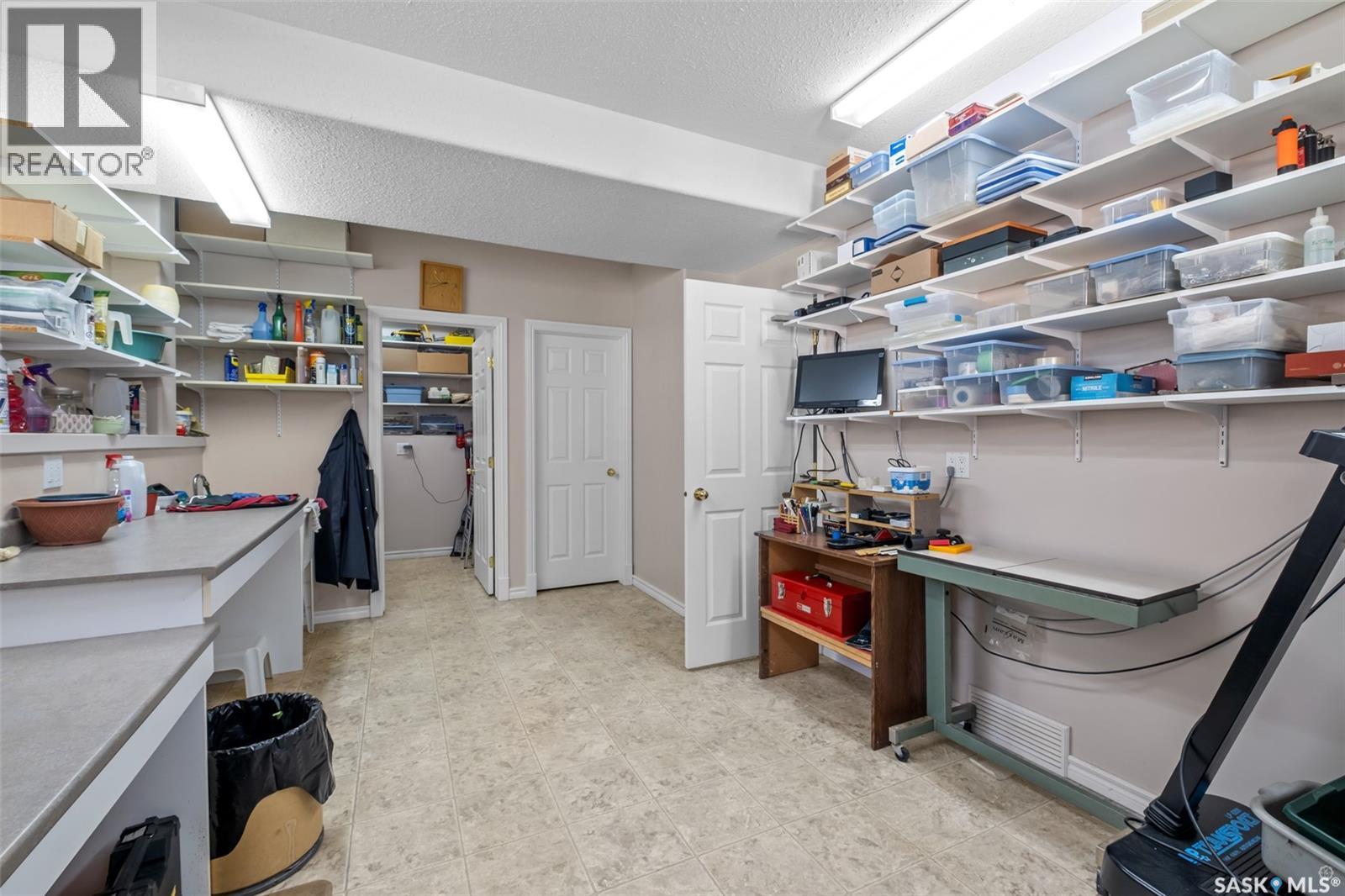670 Aaron DRIVE - 27