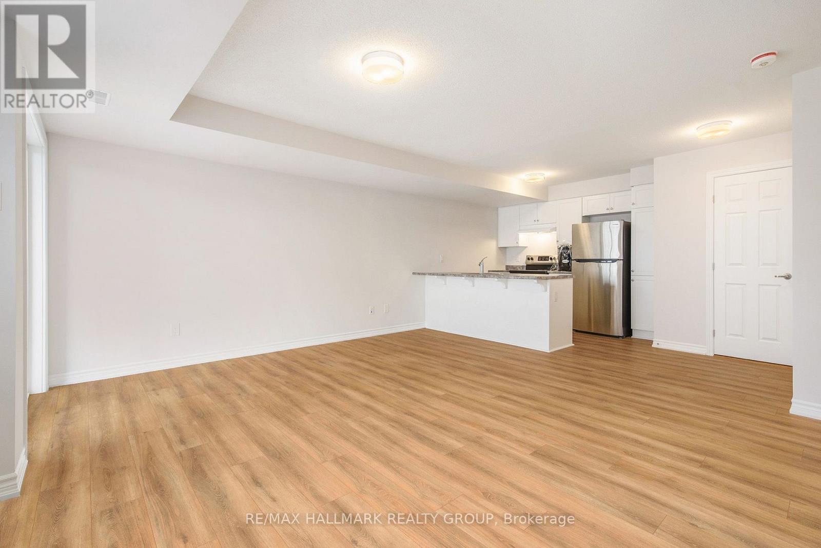 300 ZENITH PRIVATE, Ottawa — photo 2