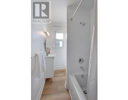 20 Stephenson Avenue, Toronto, ON M4C1G1 Photo 17