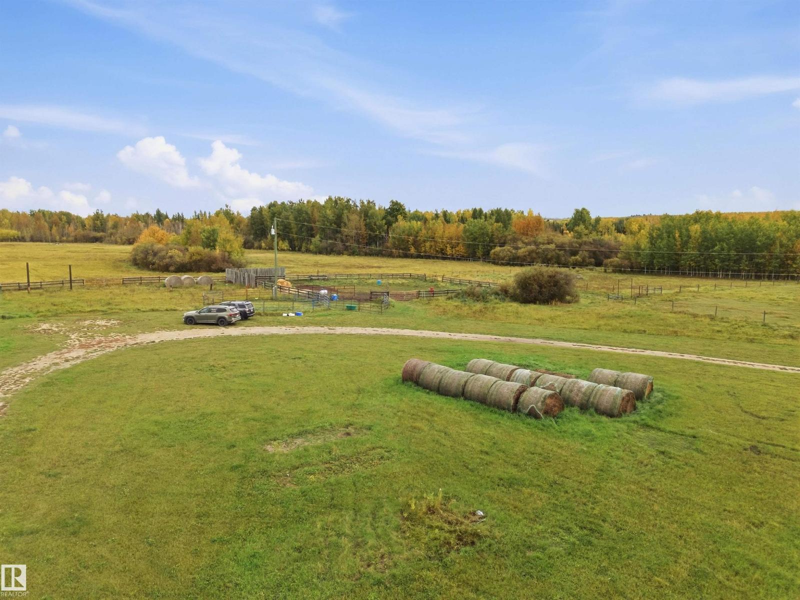 7526 TWP RD 523 - 17