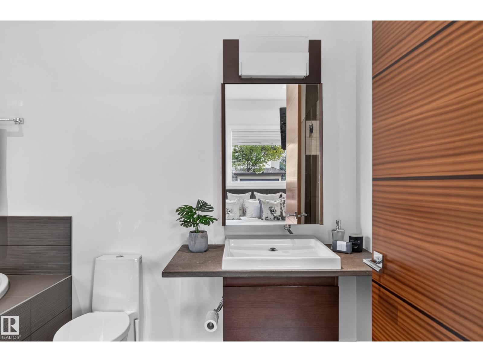 1415 WOODWARD CR NW - 45