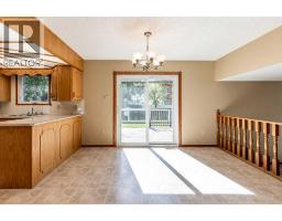 Family room - 93 Shaw Crescent Se, Medicine Hat, AB T1B3Y6 Photo 6