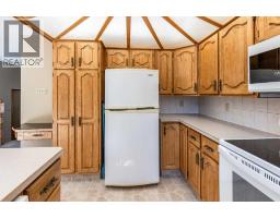 Bedroom - 93 Shaw Crescent Se, Medicine Hat, AB T1B3Y6 Photo 10