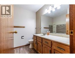 93 Shaw Crescent Se, Medicine Hat, AB T1B3Y6 Photo 31