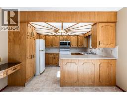 Bedroom - 93 Shaw Crescent Se, Medicine Hat, AB T1B3Y6 Photo 11