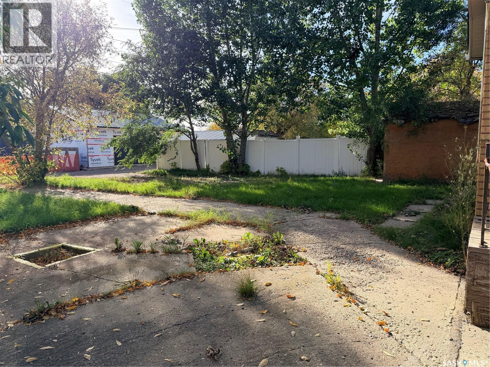 438 3rd STREET, Estevan — photo 36