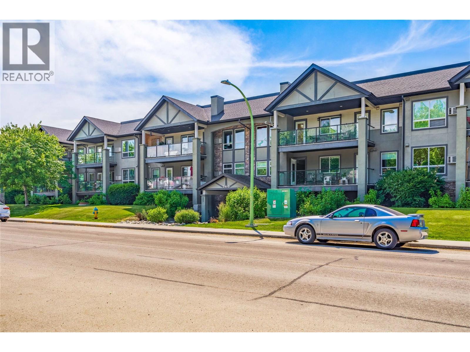 #114 260 Franklyn Road - 2