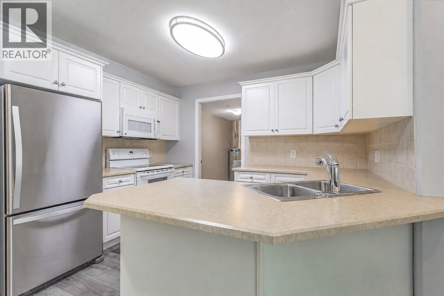 #114 260 Franklyn Road - 3