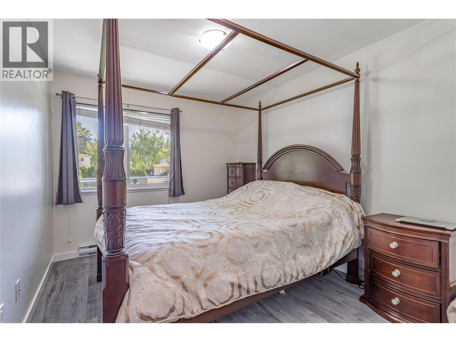 #114 260 Franklyn Road - 12