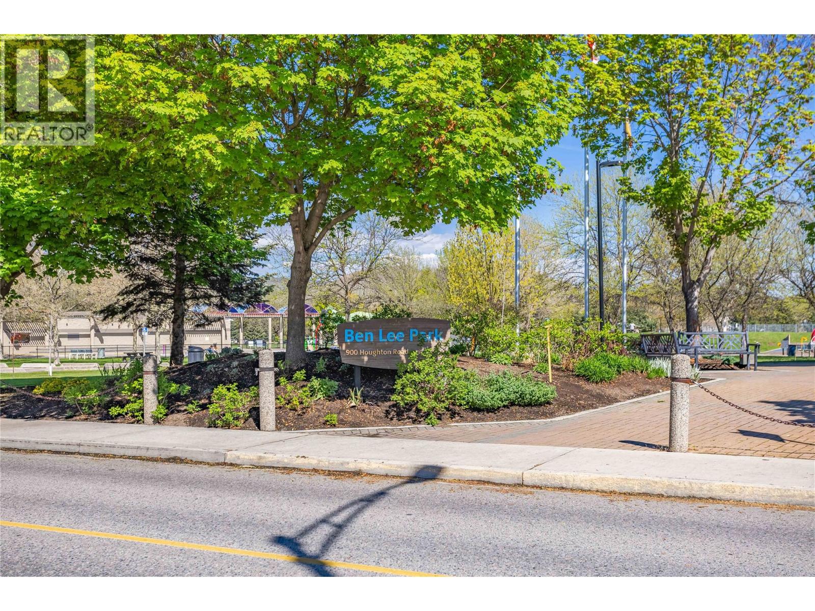 #114 260 Franklyn Road - 24