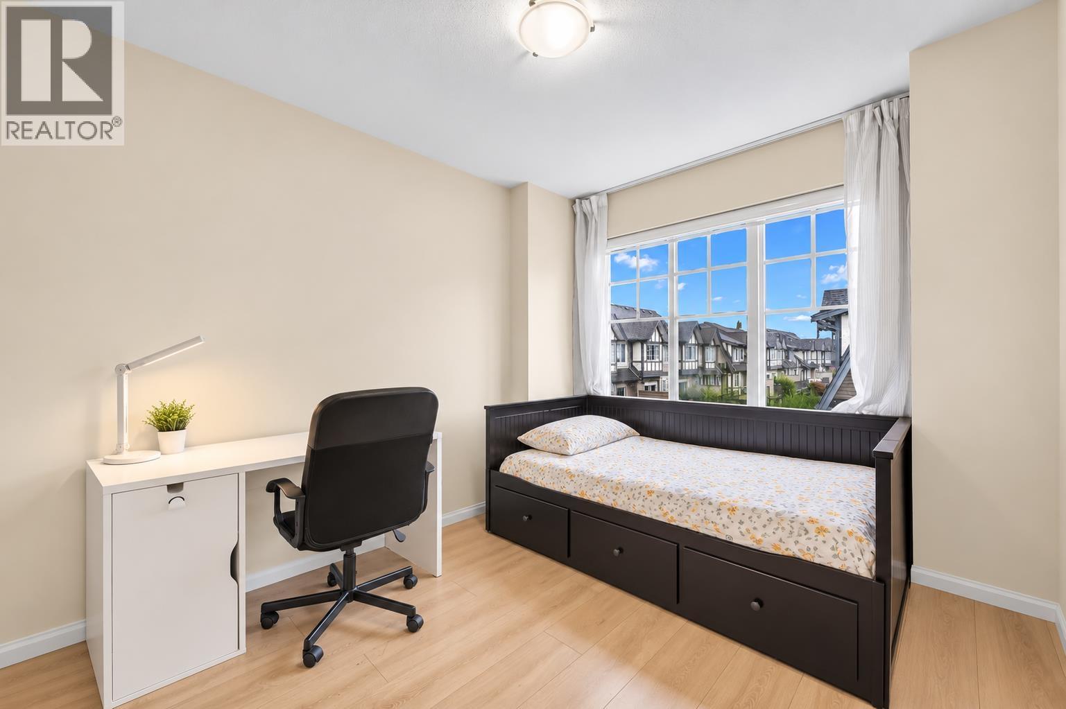 Photo of 27 7331 HEATHER STREET 21