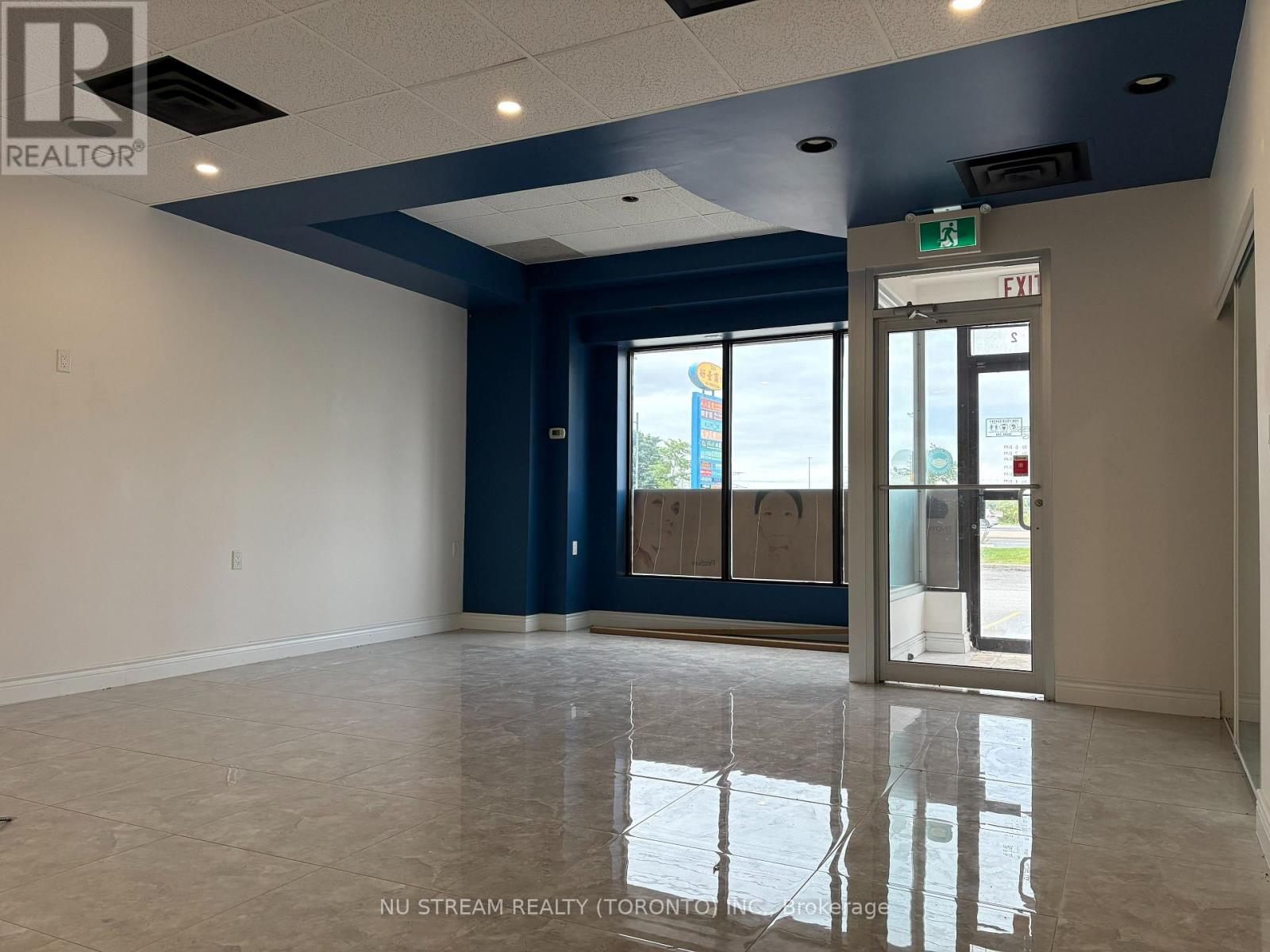 2 - 324 HIGHWAY 7 ROAD E, Richmond Hill (Doncrest)