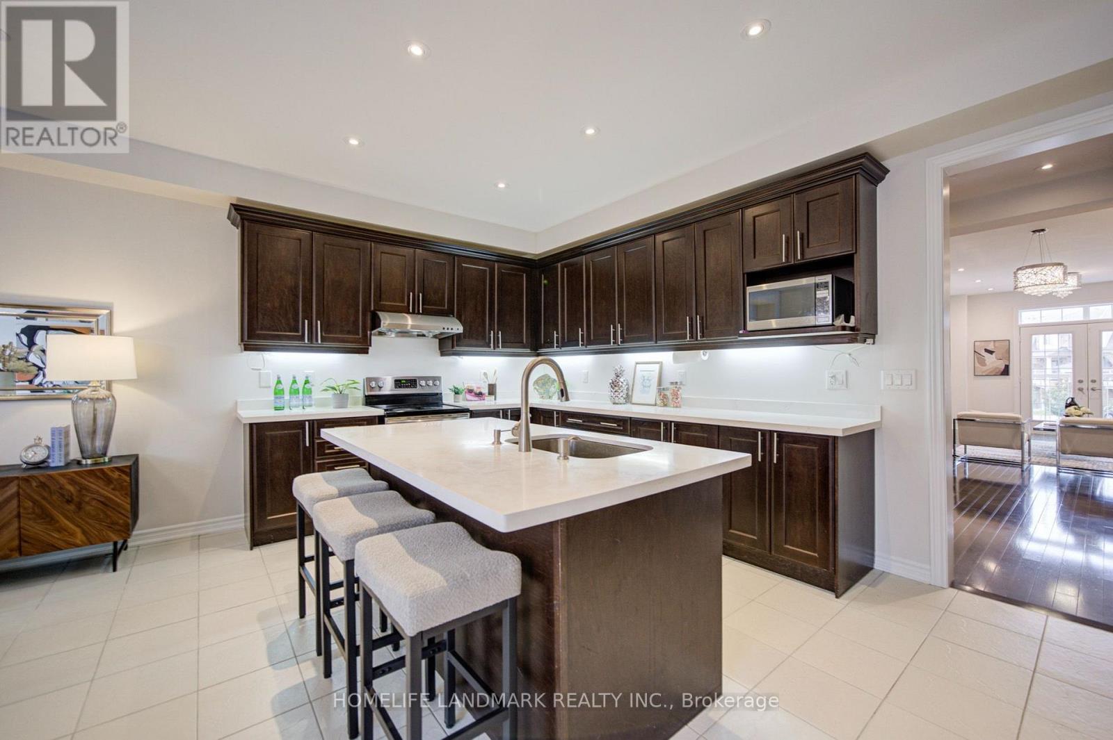 17 ETHERINGTON WAY - Image 14