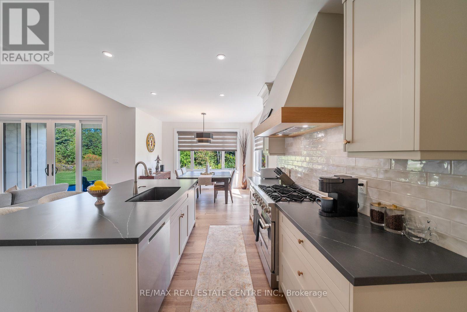 289 CENTENNIAL DRIVE - Image 16
