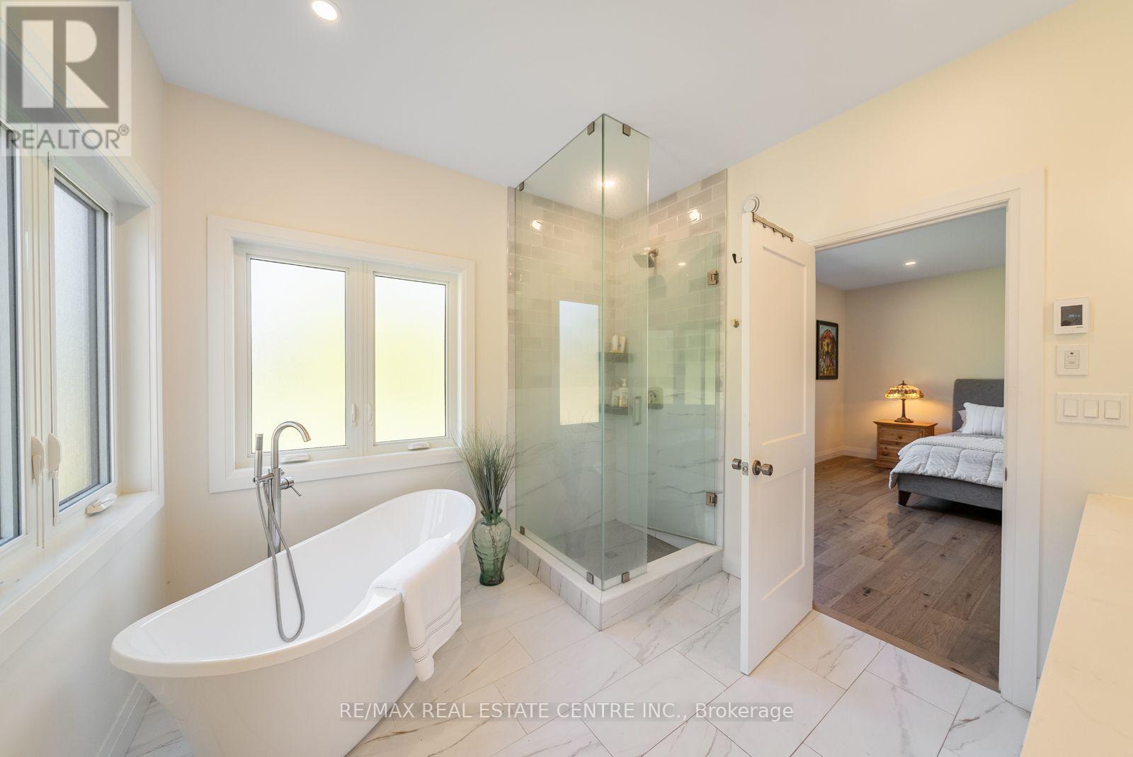 289 CENTENNIAL DRIVE - Image 31