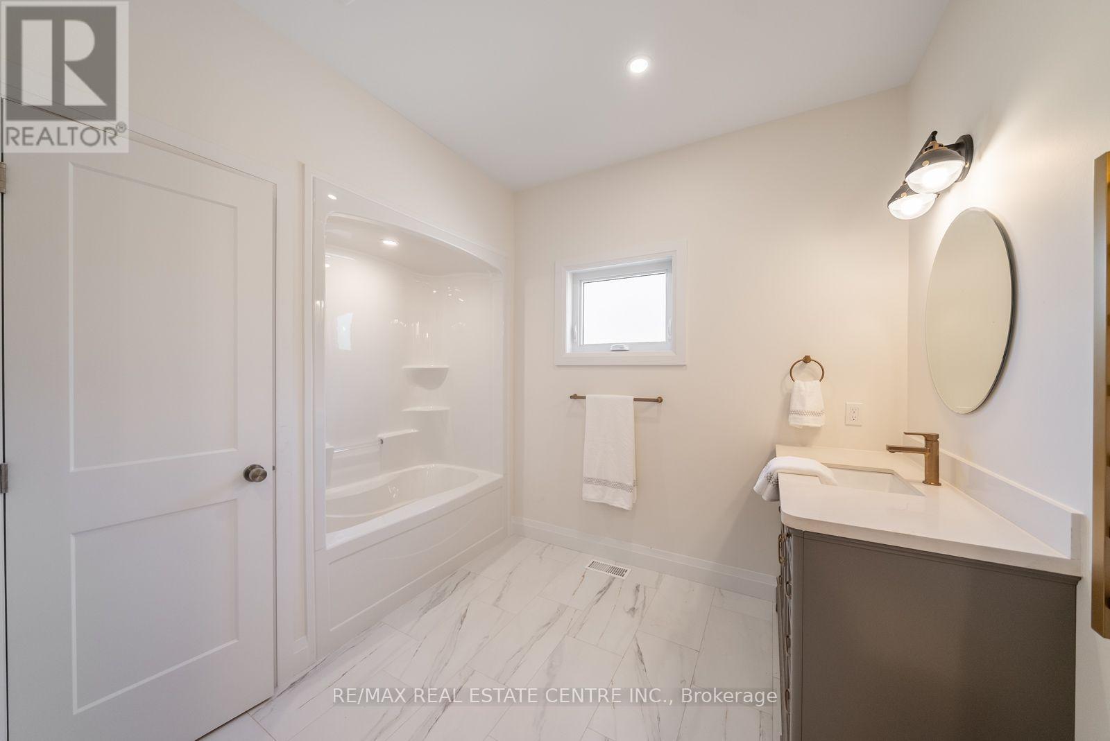 289 CENTENNIAL DRIVE - Image 39