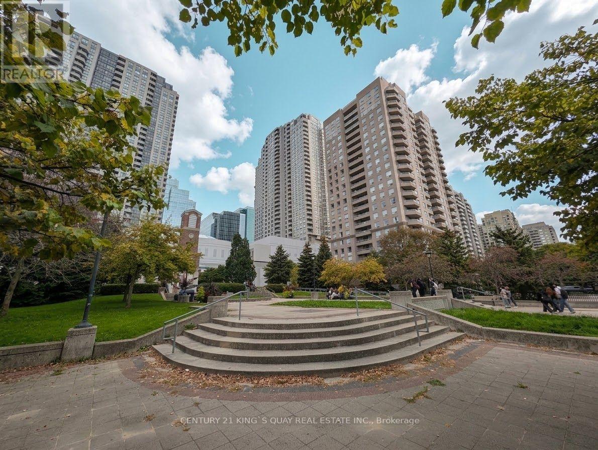 #515 33 EMPRESS AVENUE - 14