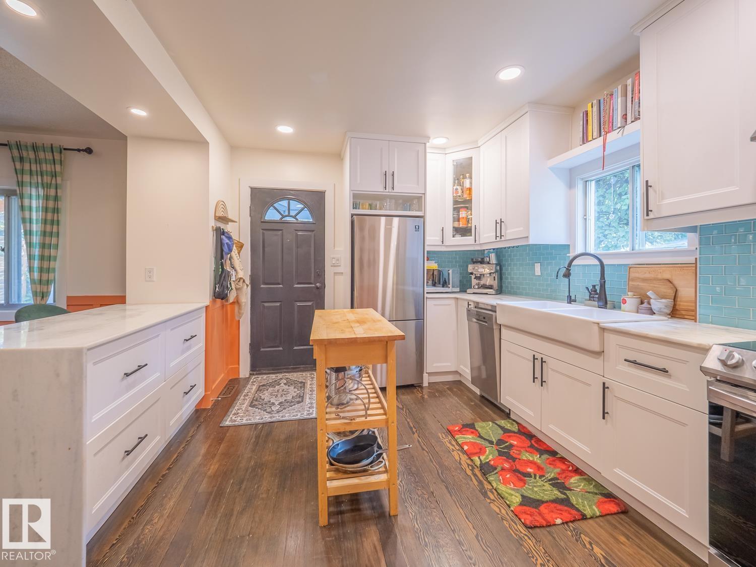 11409 94 ST NW - 7