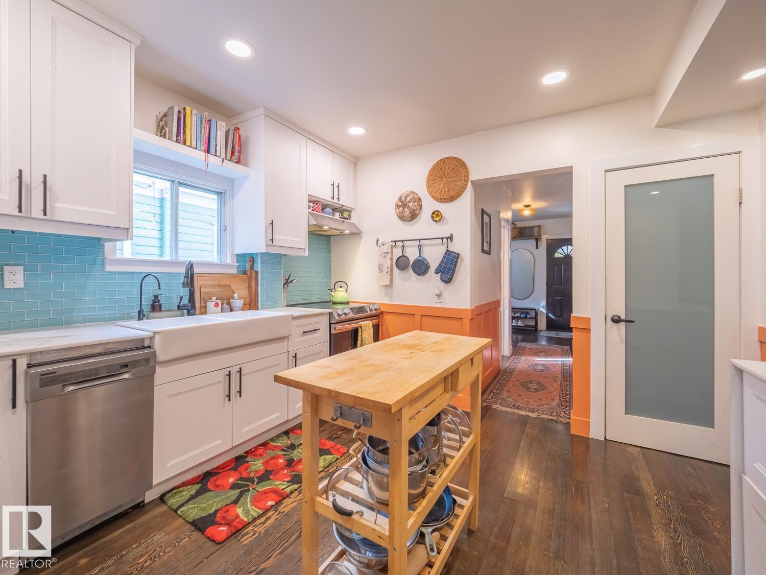 11409 94 ST NW - 8