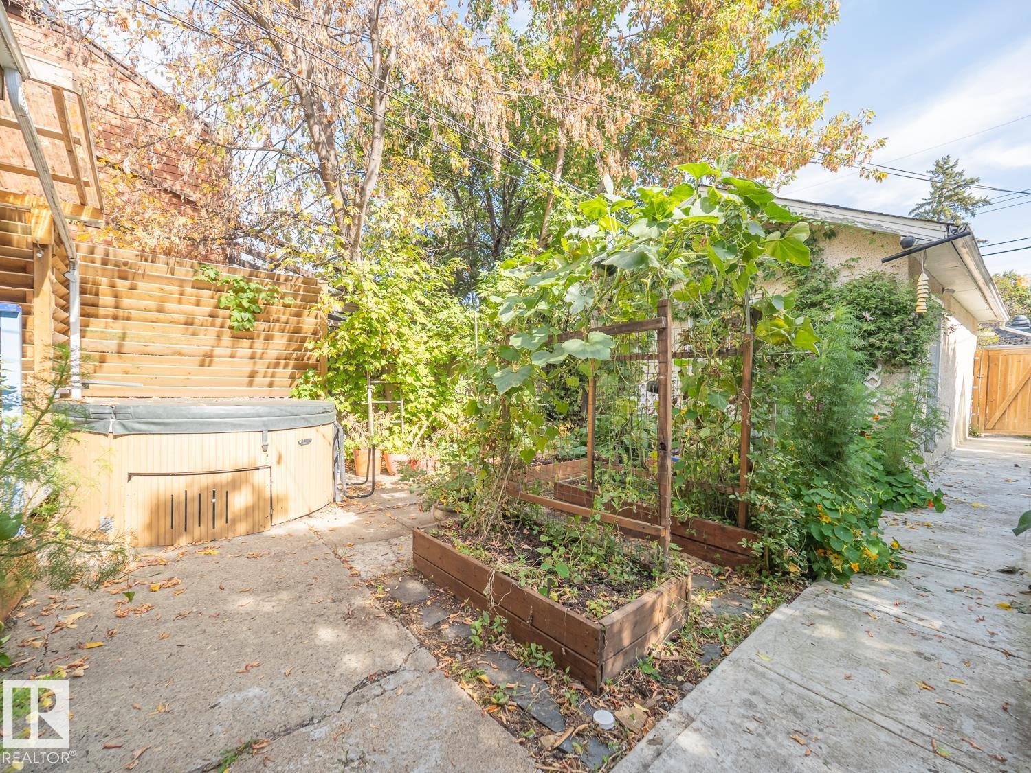 11409 94 ST NW - 49