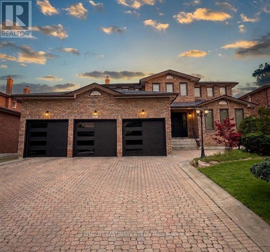 11 RAVENHILL CRESCENT, Markham (Milliken Mills East)