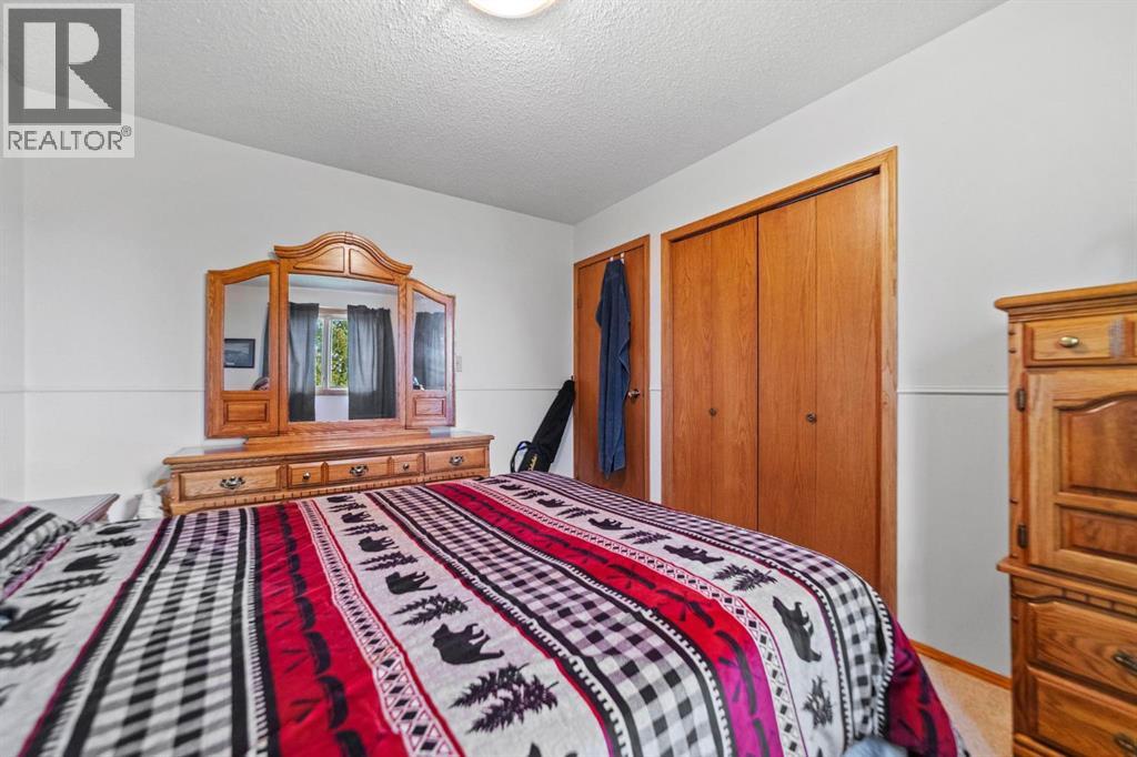 Listing photo – 48043 Range Road 194, Rural Camrose County