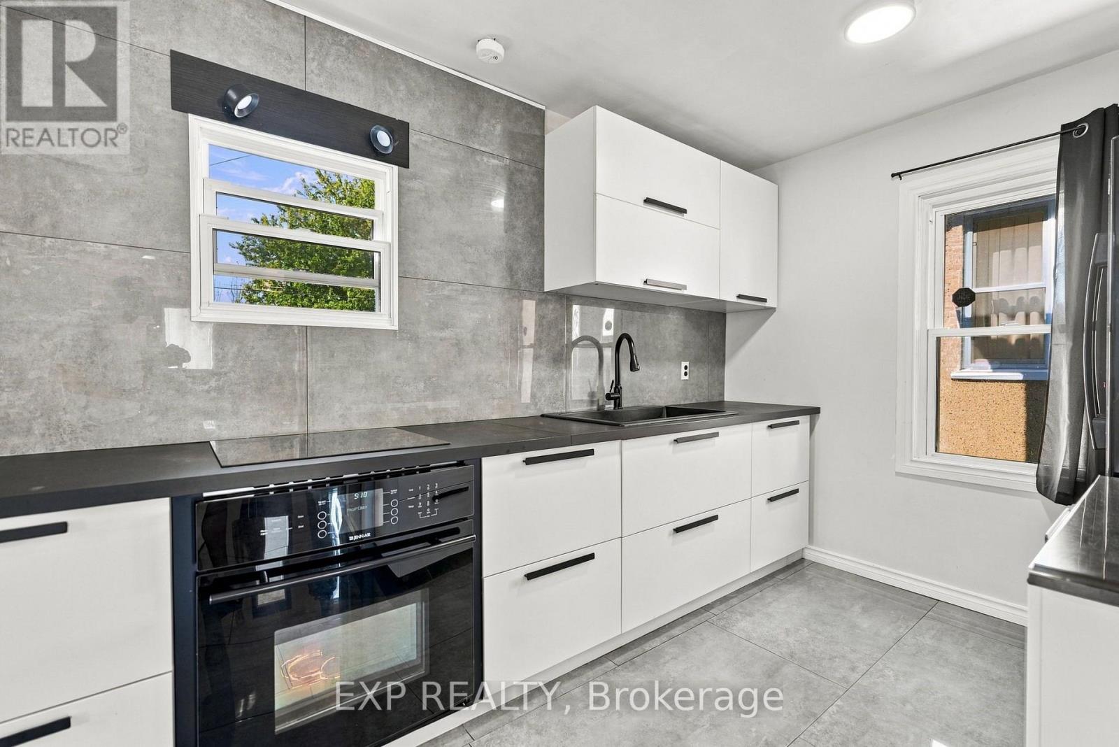 249 WALLACE AVENUE S - Image 15