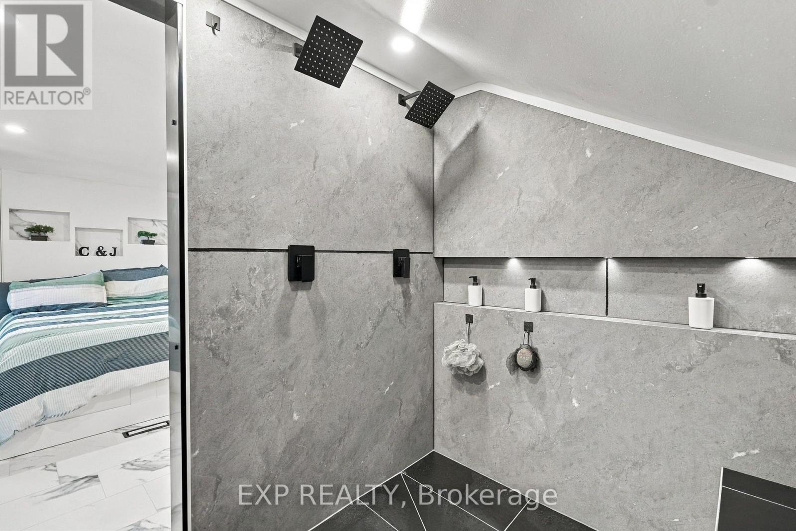 249 WALLACE AVENUE S - Image 24